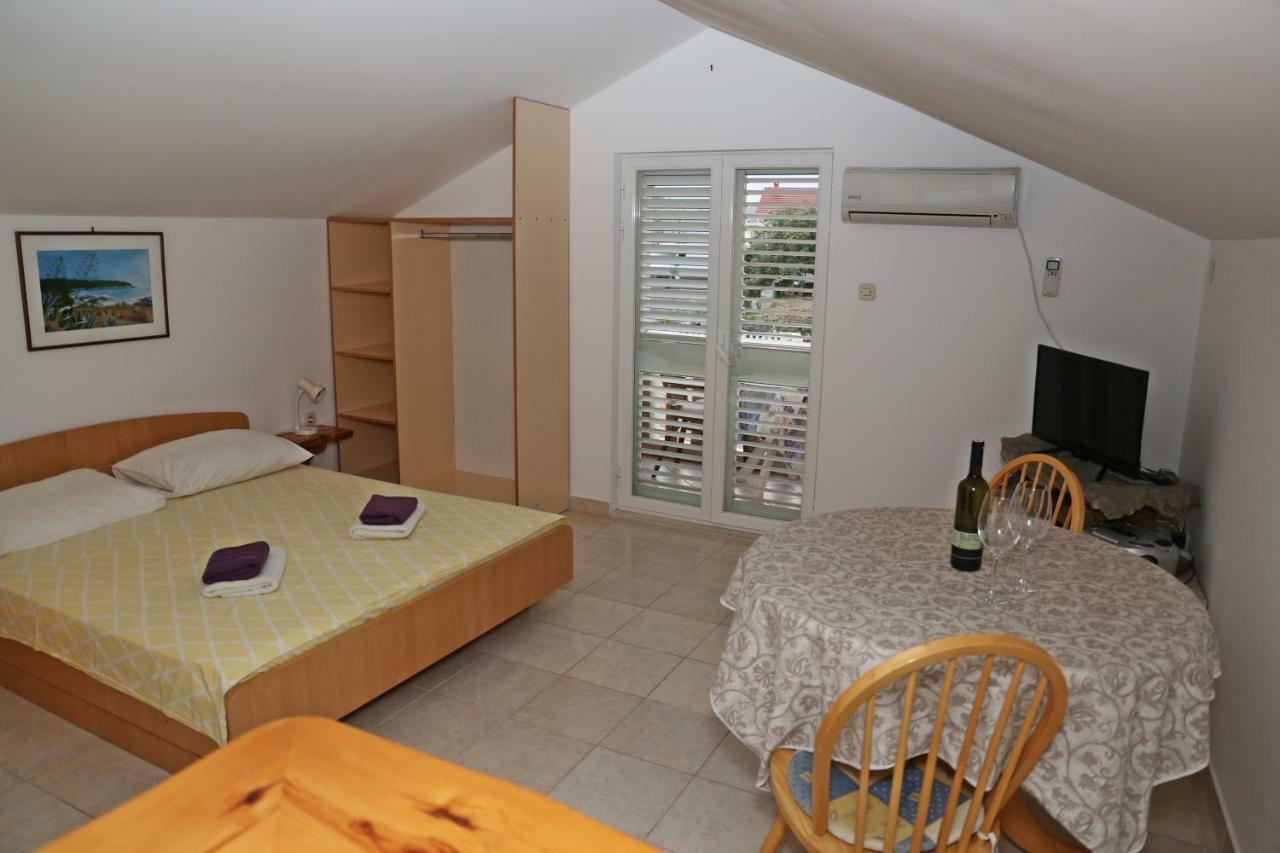 Apartments Katica Lumbarda Exterior photo